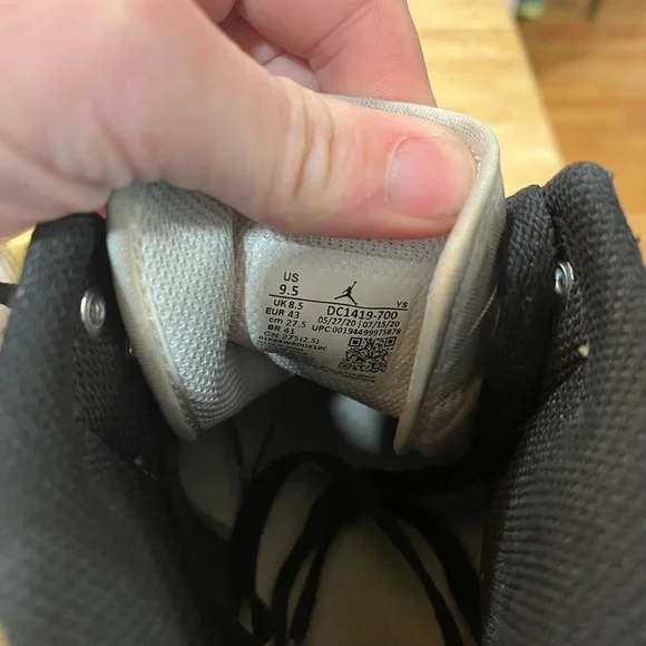 Size 9.5 - Jordan 1 Mid SE Metallic Gold 2020, Worn Nike Sneakers Shoes Rare - Picture 7 of 8